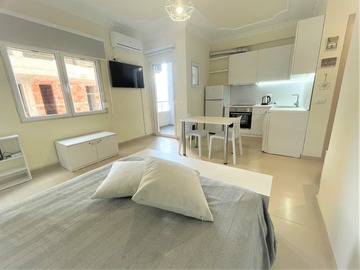 Alloggio: Modern studio with direct access to the beach