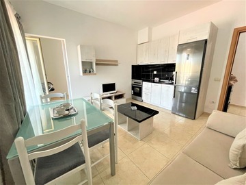 Alloggio: Modern and Spacious Apartment in city center